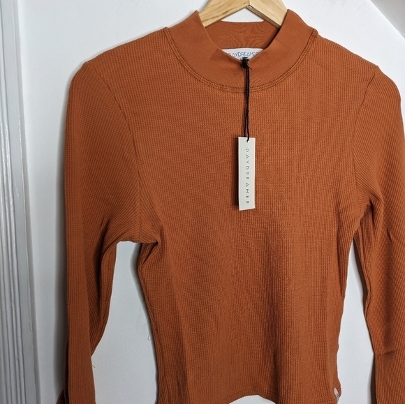 DAYDREAMER Long Sleeve Mock Neck Thermal Tee in Cognac NEW Size L - Picture 6 of 7
